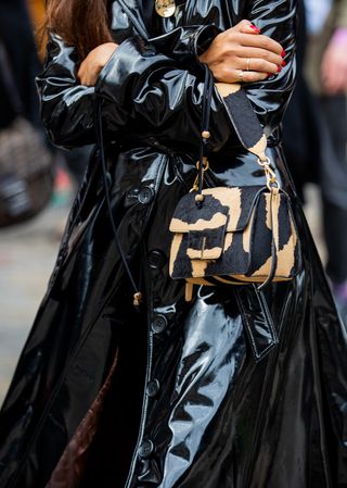 wandler-bags-street-style-282868-1570061635379-image