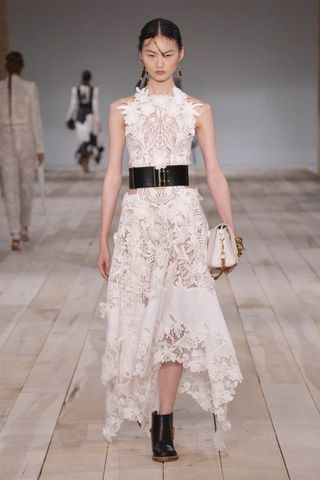 anna-wintour-fashion-trends-2020-282895-1570127676624-image