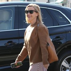 reese-witherspoon-sneakers-283034-1570740573463-square