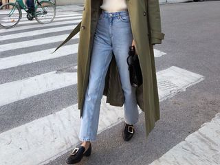 how-to-wear-jeans-with-flats-283080-1571083040550-main