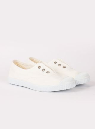 Trotters + White Hampton Canvas Plum Shoes
