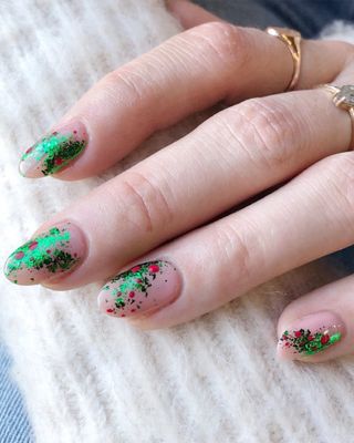 christmas-nail-art-designs-283227-1636590109258-main