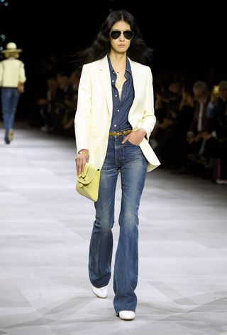 flare-jeans-trend-283331-1572023382688-image