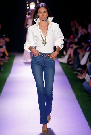 flare-jeans-trend-283331-1572023385704-image