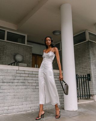 wedding-guest-outfits-283569-1582652175998-image