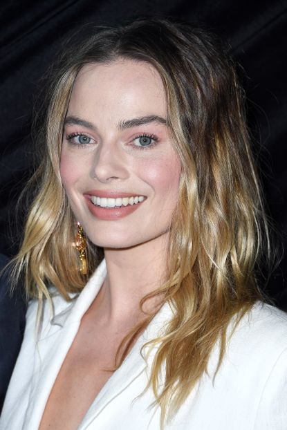 7 Reasons Margot Robbie's Makeup Always Look Flawless | Who What Wear