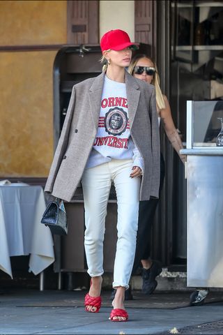 best-celebrity-skinny-jean-outfits-283630-1573167568439-image