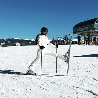 celebrity-ski-snowboard-outfits-283635-1573176494735-image