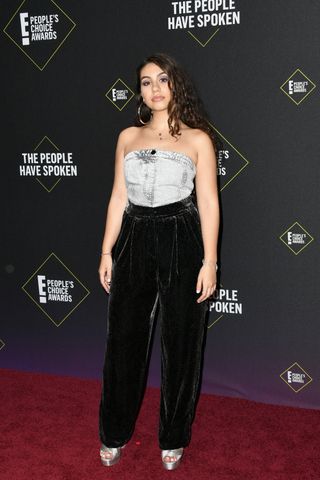 peoples-choice-awards-red-carpet-2019-283661-1573444145649-main