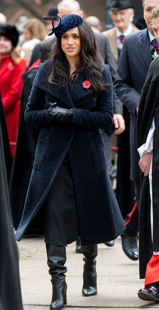 meghan-markle-wearing-knee-high-boots-283668-1573394097088-image