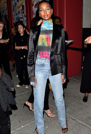 celebrity-straight-leg-jean-outfits-283847-1574248994766-image