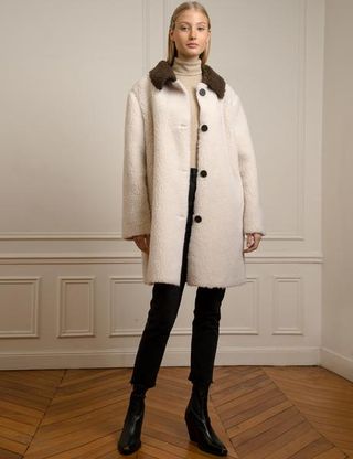 New Revival + Contrast Color Button Shearling Coat