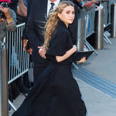 ashley-olsen-outfits-283889-1574172197133-square