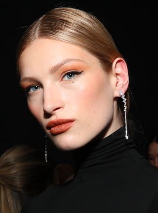 new-years-makeup-looks-284054-1574786647292-image