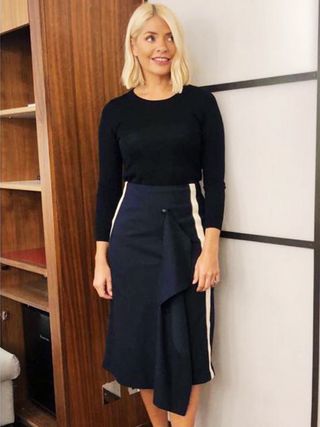 holly-willoughby-highstreet-knitwear-284139-1575374385942-main