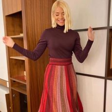 holly-willoughby-highstreet-knitwear-284139-1575375083188-square