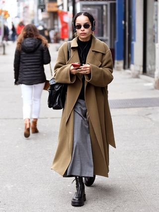 celebrity-coat-and-boot-outfits-284374-1576166495902-image