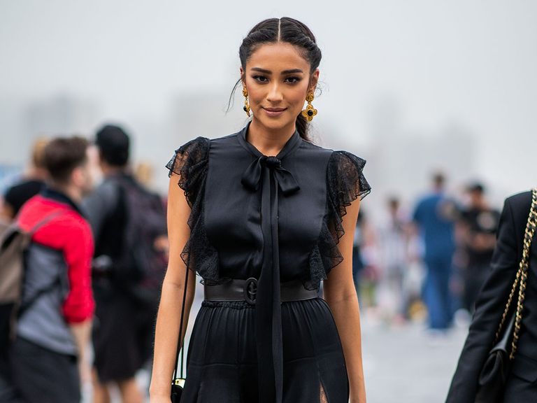 Shay Mitchell Wore an Epic Jacket Trend While Breastfeeding | Who What Wear
