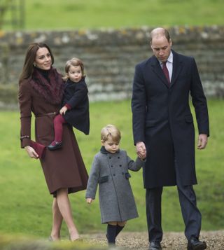 meghan-markle-kate-middleton-holiday-outfits-284575-1576716235217-image