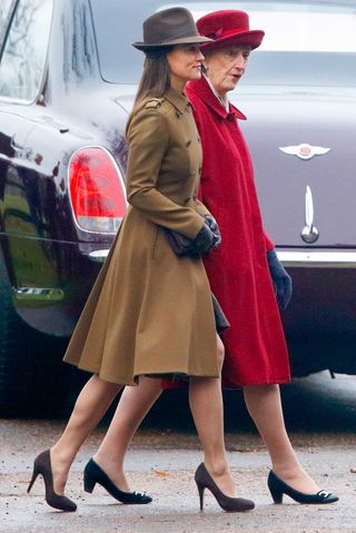 pippa-and-kate-middleton-winter-trends-284699-1578341314596-image
