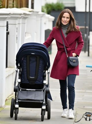 pippa-and-kate-middleton-winter-trends-284699-1578341315282-image