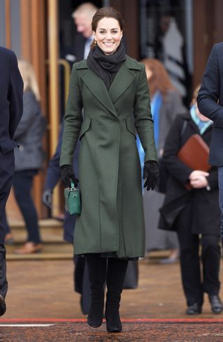 pippa-and-kate-middleton-winter-trends-284699-1578341364461-image
