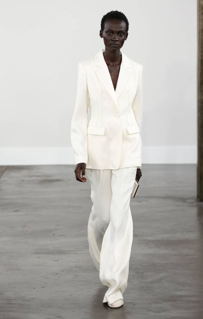 The '90s Minimalism Trend Will Be Everywhere in 2020 | Who What Wear