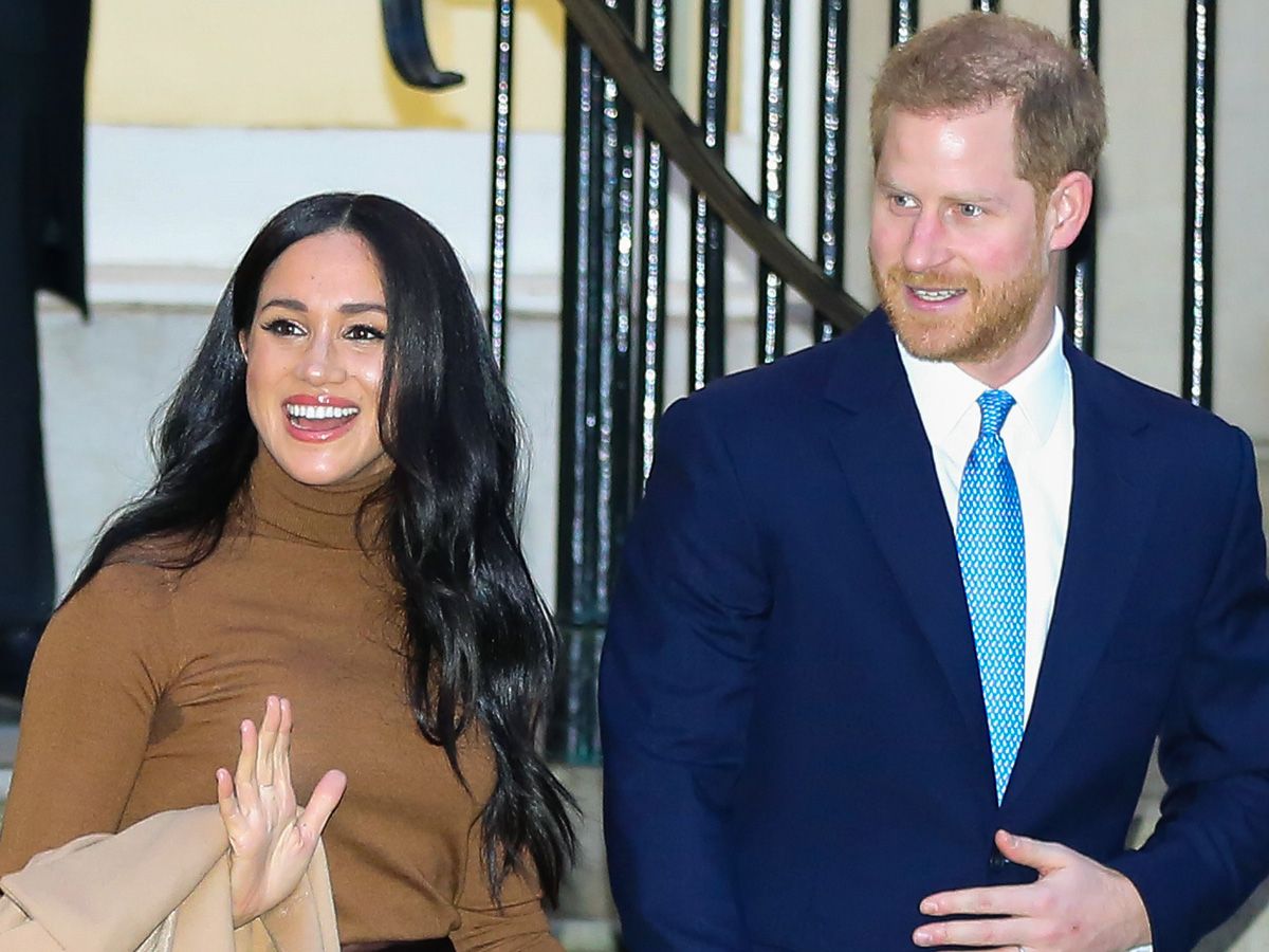 Meghan Markle and Prince Harry to Step Back From Royal Life Who What Wear