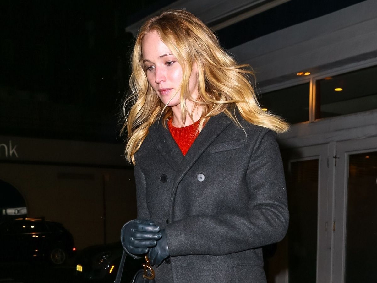 Jennifer Lawrence Wore Bottega Veneta Almond Pumps | Who What Wear