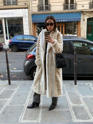 french-girl-winter-outfits-and-tips-284841-1578958807255-main