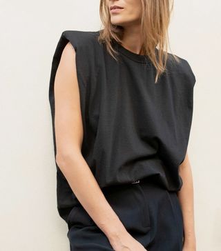 The Frankie Shop + Padded Shoulder Muscle T-Shirt in Black