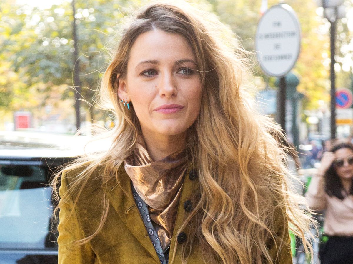 Blake Lively Wore $65 Sneakers With Great Nordstrom Reviews | Who What Wear