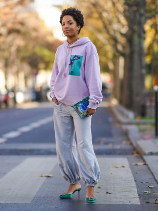 how-to-wear-jogging-bottoms-284934-1605109883526-image