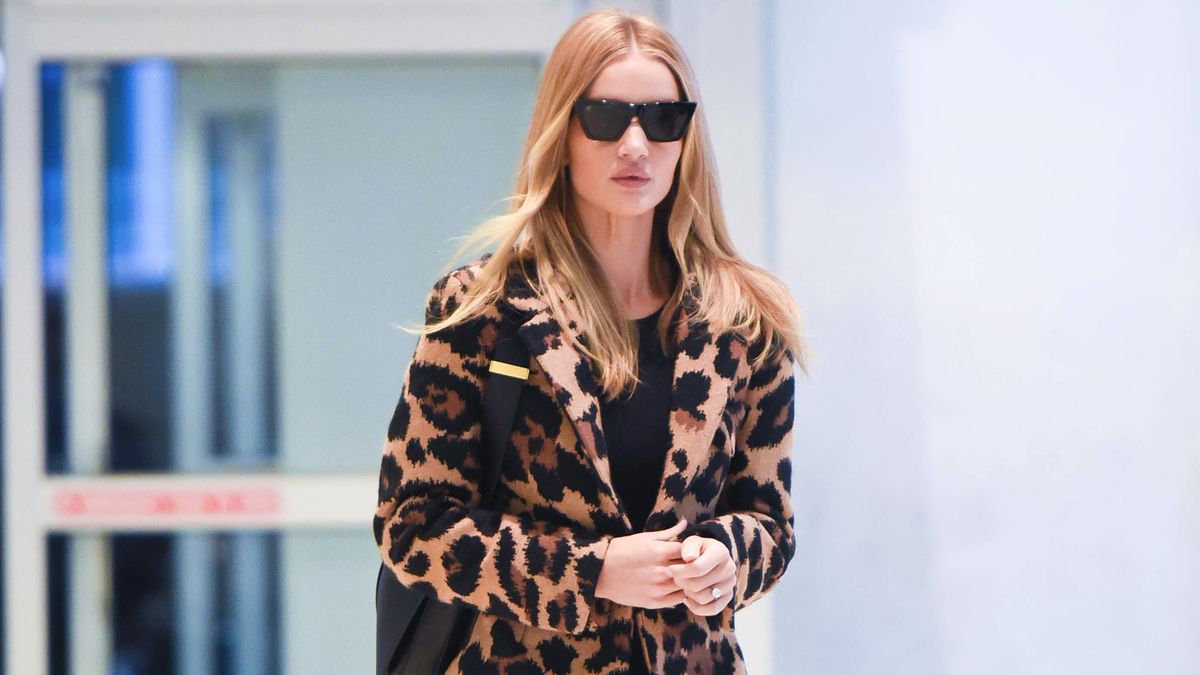 5 Chic Airport Outfits Celebs Are Wearing With Jeans | Who What Wear