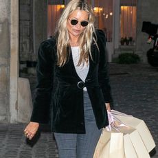 kate-moss-outfit-formula-285030-1579774899592-square