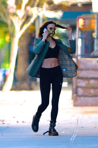 leggings-with-ankle-boots-celebrities-285275-1612418138113-image