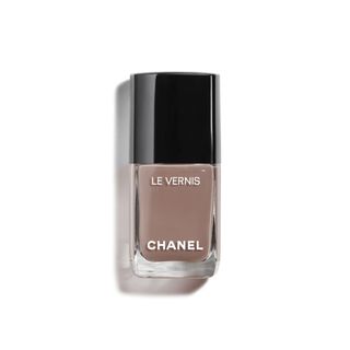 Chanel + Longwear Nail Colour in Particulière