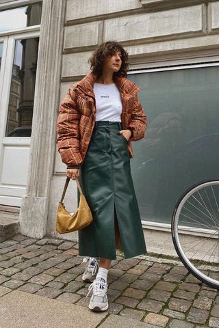 leather-midi-skirt-trend-285438-1581337141265-image