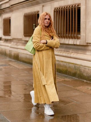 yellow-coat-trend-london-fashion-week-february-2020-285577-1581861829696-image