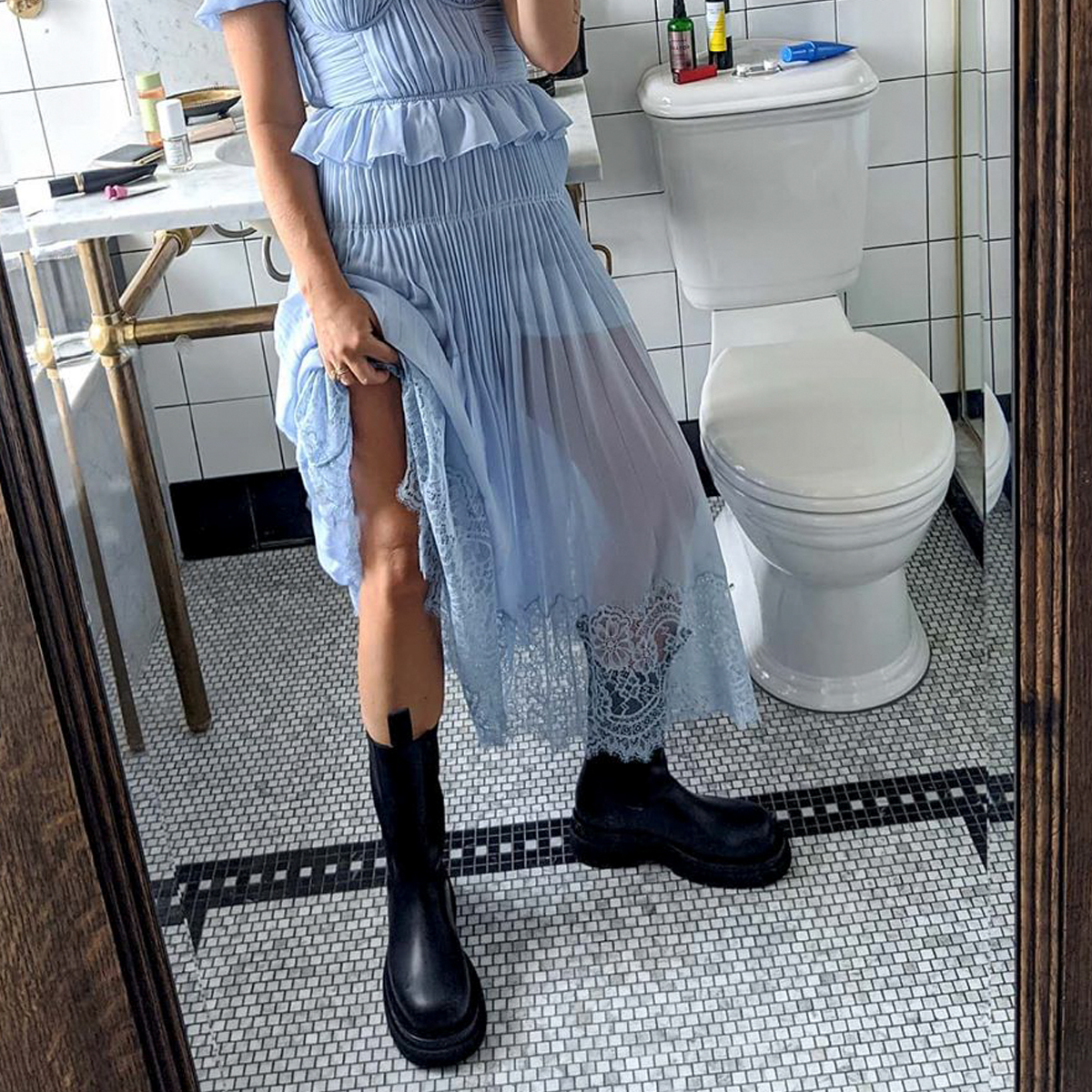shoe-street-style-trends-285636-1582143323424-square