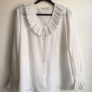 Vintage + Blouse With Pleated Fan Collar