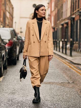 how-to-wear-a-trouser-suit-2020-285880-1583163864801-image