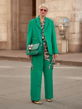 how-to-wear-a-trouser-suit-2020-285880-1583163872525-image