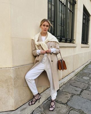 stylish-neutral-outfits-285909-1583240480067-image