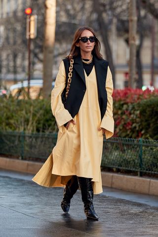 paris-fashion-week-street-style-fall-2020-285919-1583458958592-image