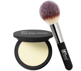 It Cosmetics + Bye Bye Pores Pressed Silk Airbrush Powder With Luxe Brush