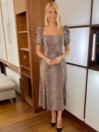 holly-willoughby-spring-dresses-285964-1583837246745-image