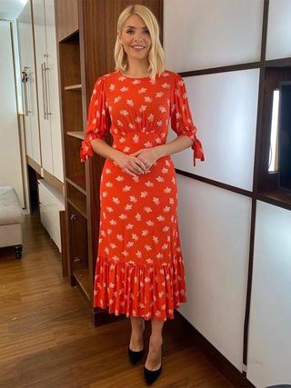 holly-willoughby-spring-dresses-285964-1584620572720-product