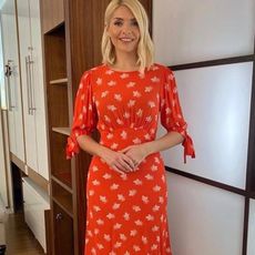 holly-willoughby-spring-dresses-285964-1584622930284-square