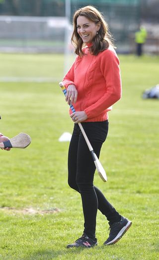 Kate Middleton Wore Skinny Jeans With $50 Sneakers | Who What Wear